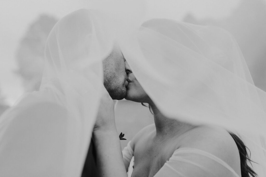 bride and groom kissing at bendooley estate wedding