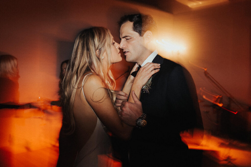 bride and groom dancing melross farm kangaroo valley
