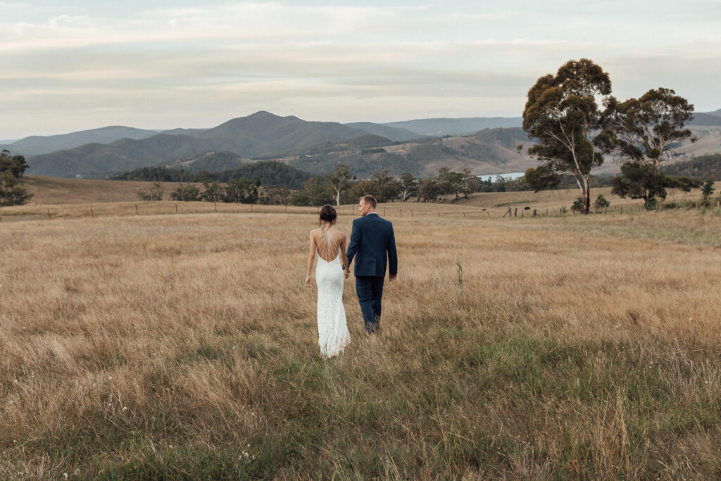 bride-groom-sunset-seclusions-blue-mountains-wedding