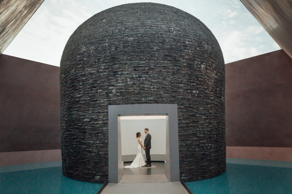 bride and groom in james turrell canberra
